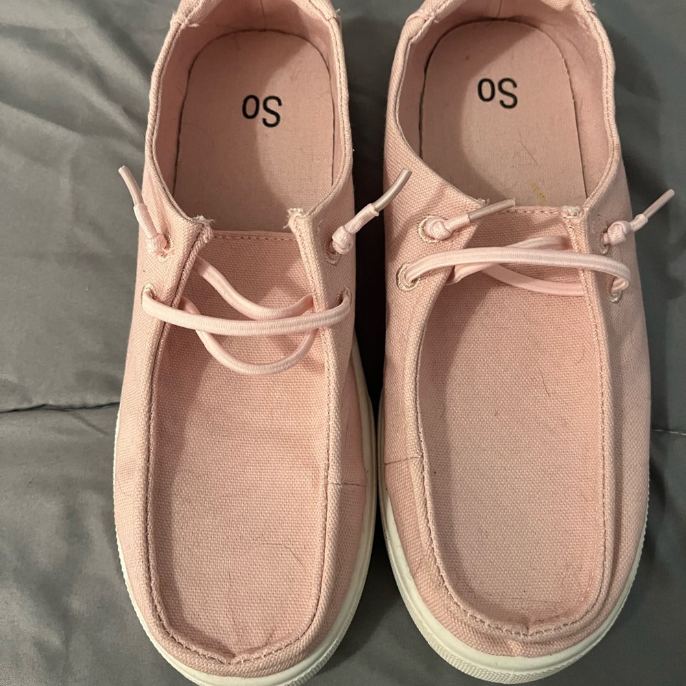 Kohl's Pink Sneakers with Flexible Sole and Classic Design